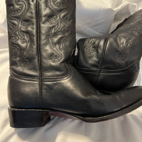 INDOMABLE Black Leather Cowboy Boots Size 1213 inches high. Heel 1 1/2 high - Picture 2 of 5